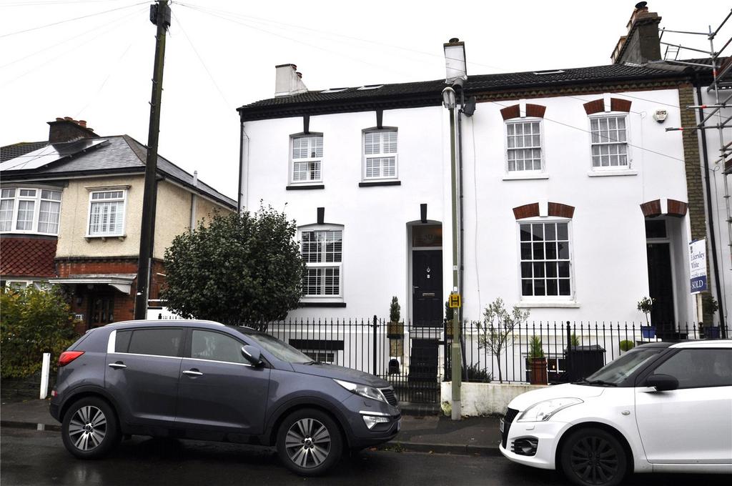 Molesworth Road, Gosport, Hampshire, PO12 4 bed end of terrace house