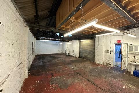 Industrial unit to rent, Dadsford Bridge Industrial Estate, Plant Street, West Midlands, DY8