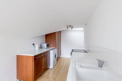 1/4 Hunter Square, Edinburgh, EH1 1QW