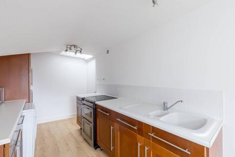 1/4 Hunter Square, Edinburgh, EH1 1QW