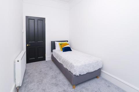3 bedroom flat to rent, Westburn Road, Aberdeen AB25