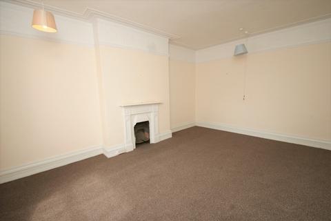 5 bedroom terraced house to rent - New Line, Greengates, Bradford, West Yorkshire, UK, BD10