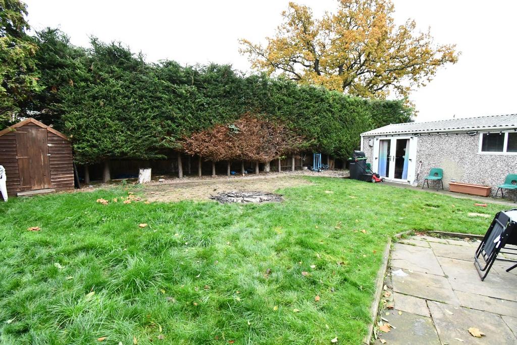 Chantry Road, Kempston, Bedford, MK42 3 bed semidetached house for