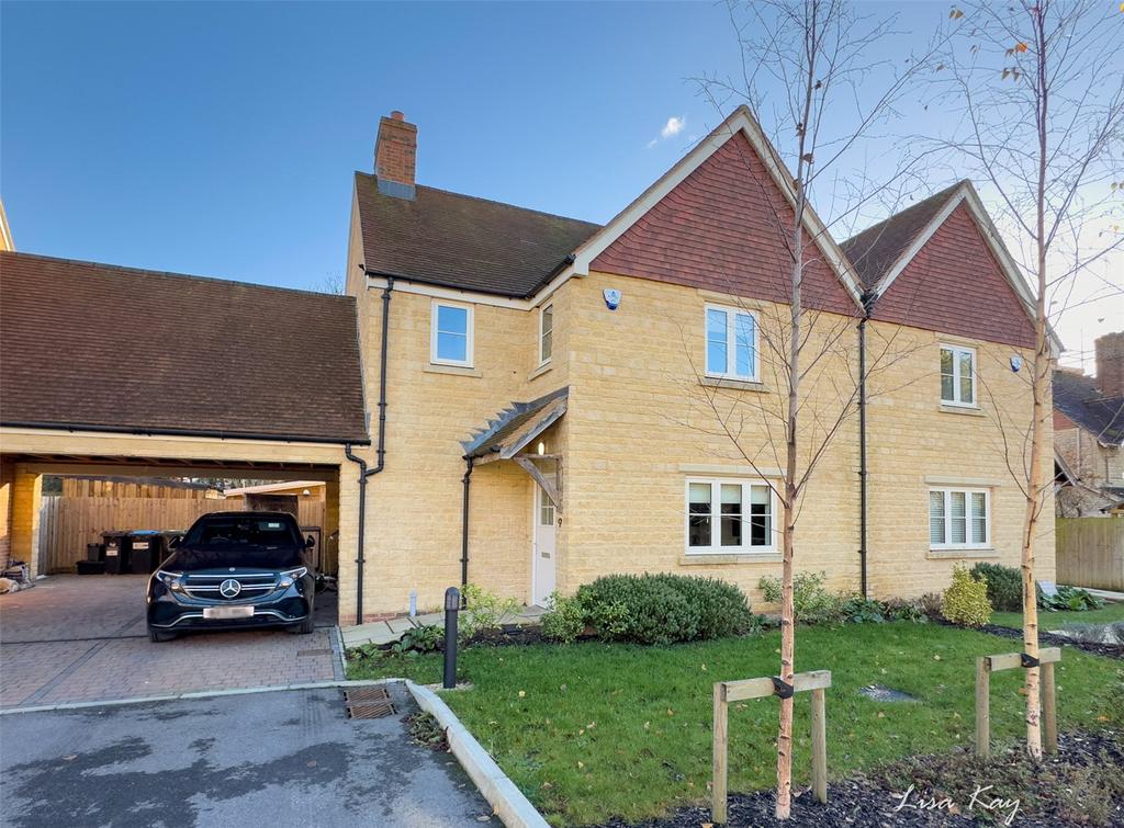 Bluebell Gardens, Park Road, North Leigh, Witney, OX29 3 bed semi