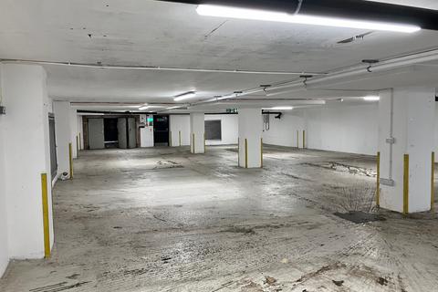 Warehouse to rent - North Circular Road, London, NW2