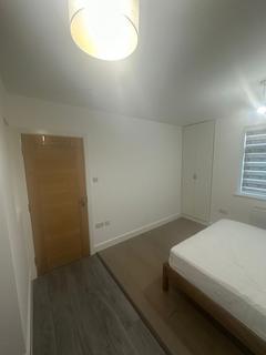 1 bedroom in a house share to rent, Carterhatch Road, Enfield EN3