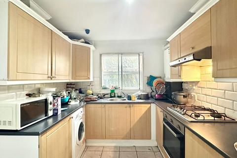 5 bedroom townhouse for sale, Tollgate Road, London E6