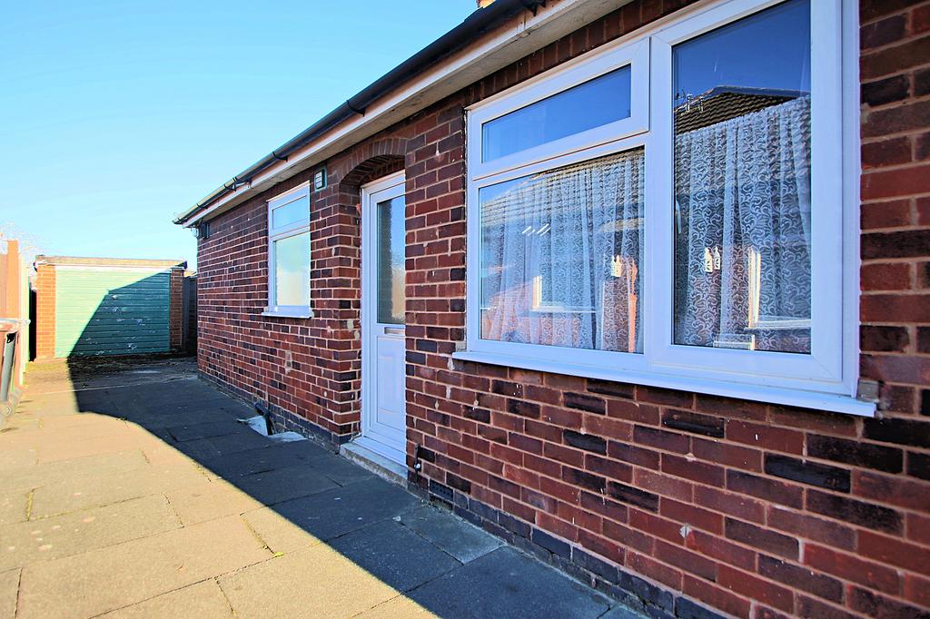 Goodes Lane, Syston, LE7 3 bed semidetached bungalow £275,000