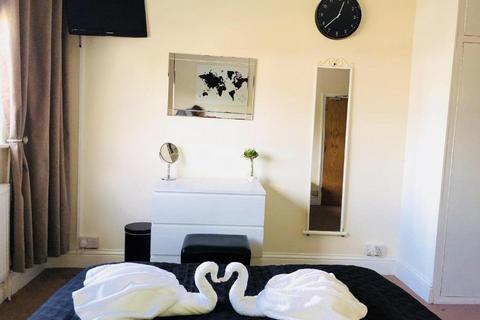 1 bedroom in a house share to rent, Rusland Park Road, Harrow HA1