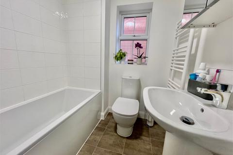 7 Great North Close, Wetherby, LS22 7AF