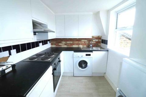 1 bedroom flat to rent, Maple Road, Penge