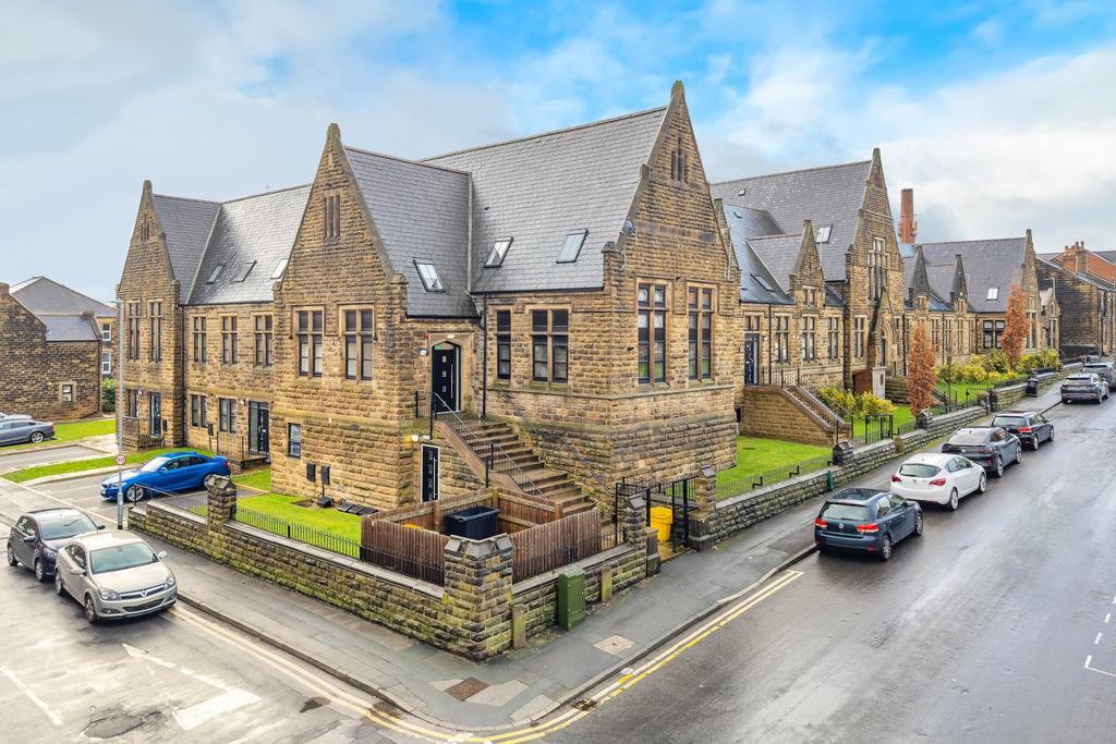 Priestley Manor, Peel Street, Morley, LS27 2 bed apartment for sale £