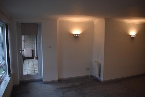 2 bedroom flat to rent - Lyell Road, Birchington, CT7