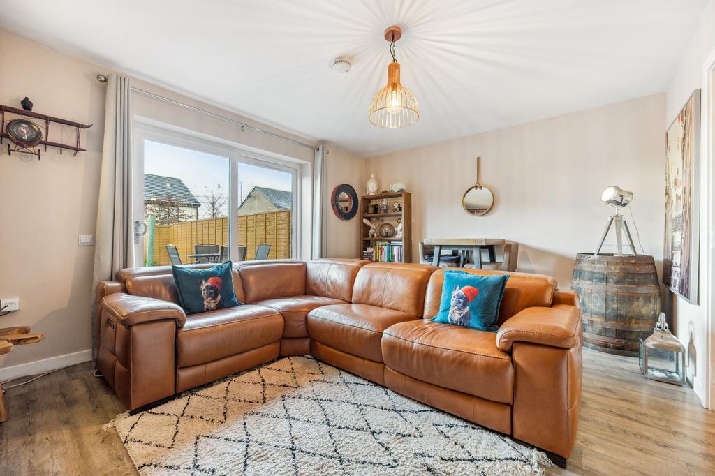 Stirling Mews, Milton of Campsie, East Dunbartonshire, G66 8FF 2 bed