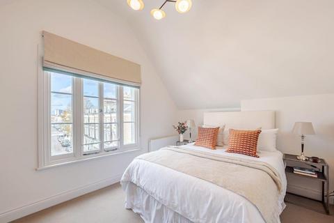 Ground Floor Flat, 10 Alma Square, London, NW8 9QD