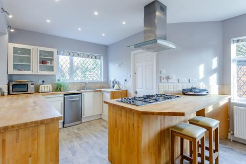 74 Blakes Lane, New Malden, KT3 6NX