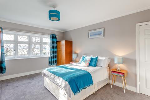 74 Blakes Lane, New Malden, KT3 6NX