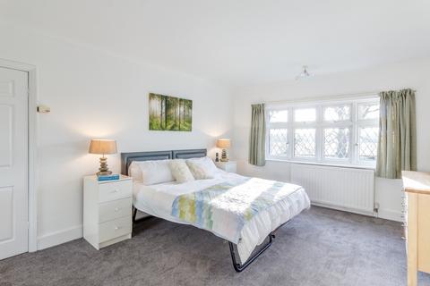 74 Blakes Lane, New Malden, KT3 6NX