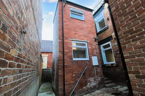 4 bedroom terraced house to rent - Doncaster Road, Barnsley S70 1XE