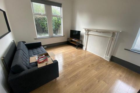 3 bedroom flat to rent - Headingley Mount, Leeds LS6