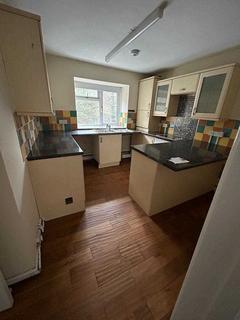 2 bedroom maisonette to rent, Brooke Houses, Hafodyrynys, Newport