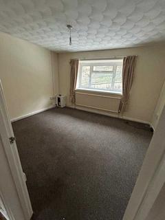 2 bedroom maisonette to rent, Brooke Houses, Hafodyrynys, Newport