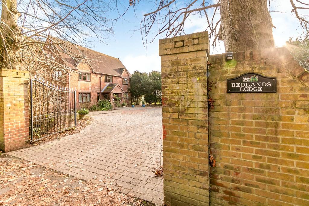 Reading Road, Sherfield On Loddon, Hook, RG27 7 bed equestrian property