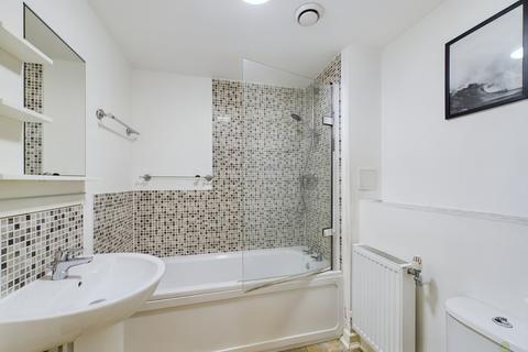 16, Swallows Court Vickers Lane, Dartford, DA1 5FG