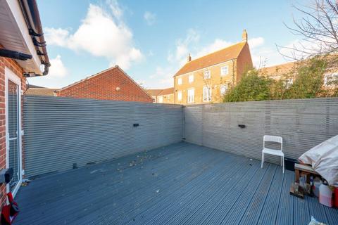 4 bedroom end of terrace house for sale, Langley,  Berkshire,  SL3