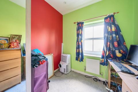 4 bedroom end of terrace house for sale, Langley,  Berkshire,  SL3