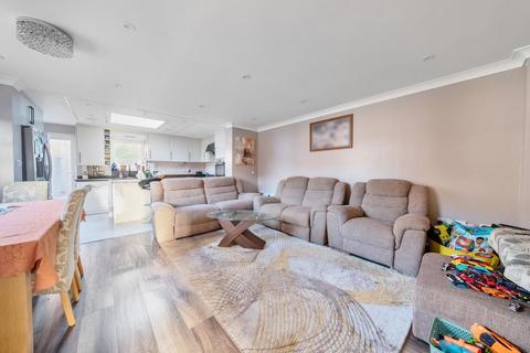 4 bedroom end of terrace house for sale, Langley,  Berkshire,  SL3