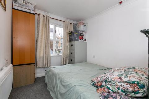 1 bedroom apartment for sale, Lewis Road, SUTTON, Surrey, SM1