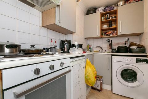 1 bedroom apartment for sale, Lewis Road, SUTTON, Surrey, SM1