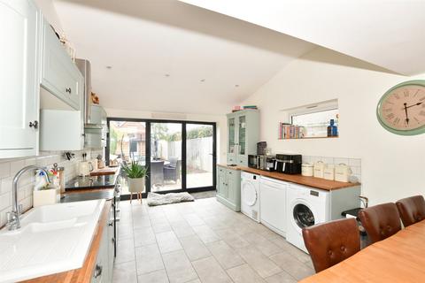 3 bedroom semi-detached house for sale, North Street, Rotherfield, Crowborough, East Sussex