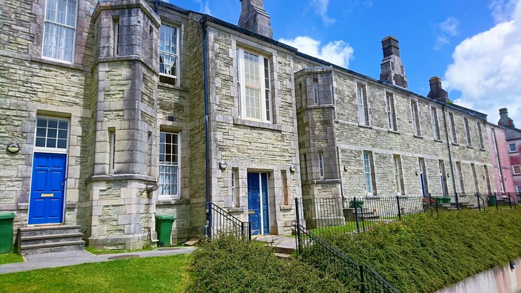 7 Royffe Way Bodmin, Bodmin 2 bed terraced house to rent £900 pcm (£
