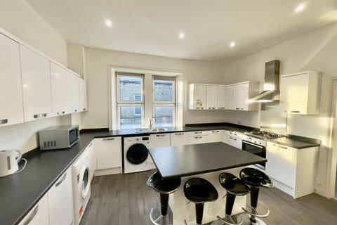 undefined, High Street, Yeadon, Leeds, West Yorkshire, LS19