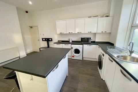 undefined, High Street, Yeadon, Leeds, West Yorkshire, LS19