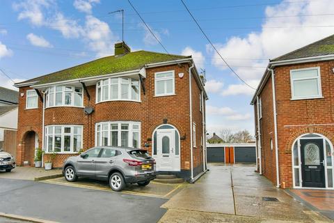 3 bedroom semi-detached house for sale - Rosemary Avenue, Minster-On-Sea, Sheerness, Kent