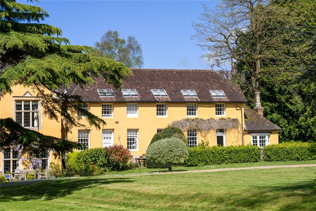 Wyke Hall, Wyke, Gillingham, SP8 3 bed semidetached house £545,000