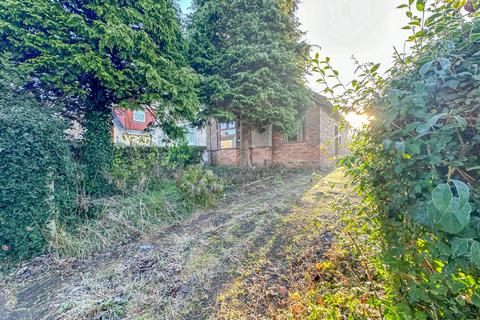 2 bedroom semi-detached house for sale - Burringham Road, Scunthorpe, North Lincolnshire, DN17