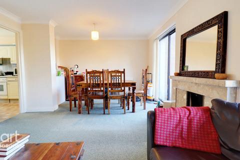 5 Thorpe Meadows, Peterborough, PE3 6GA