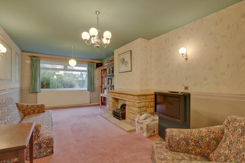 4 bedroom semi-detached house for sale - Kingsley Drive, Leeds, West Yorkshire, LS16