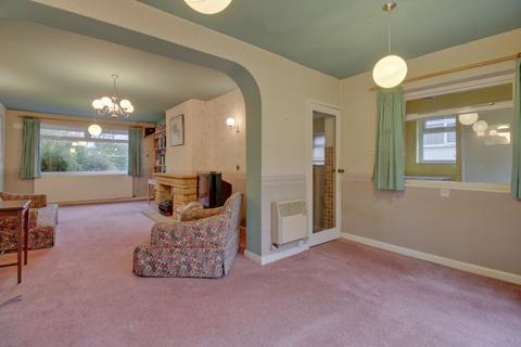 4 bedroom semi-detached house for sale - Kingsley Drive, Leeds, West Yorkshire, LS16