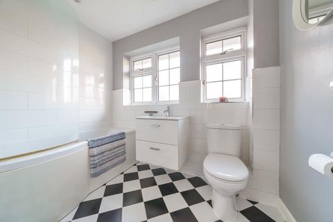 Maryland Madeira Road, West Byfleet, KT14 6DF