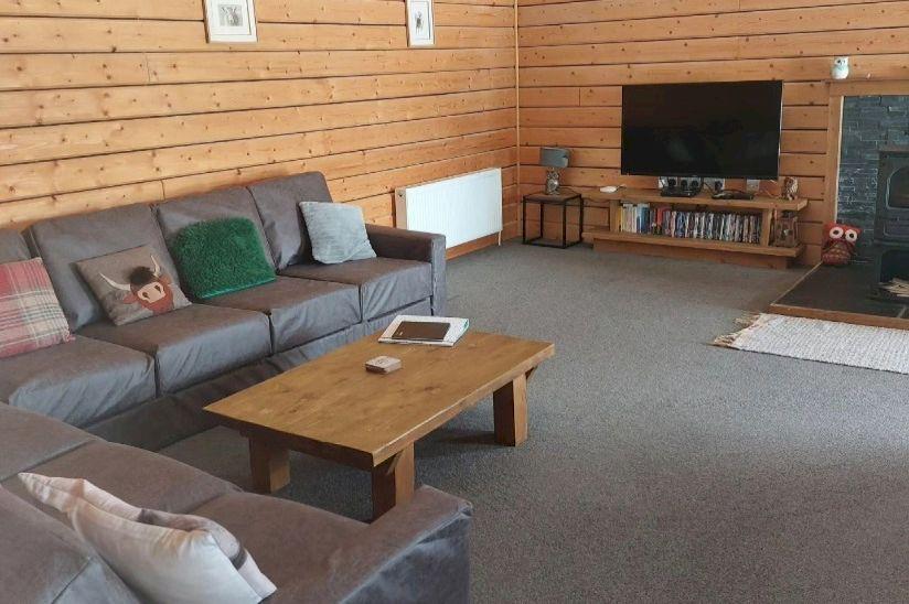 Little Meadow Park, Llanbrynmair SY19 2 bed lodge for sale £215,000