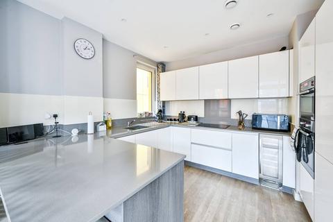3 bedroom flat to rent, Cable Walk, Greenwich, London, SE10