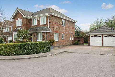 4 bedroom detached house to rent - Baylis Crescent, Burgess Hill, West Sussex, RH15