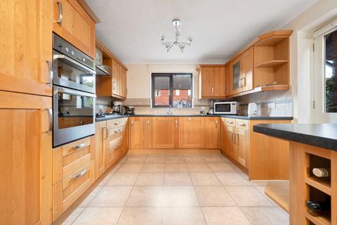 65 Canonsfield, Werrington, Peterborough, PE4 5AQ