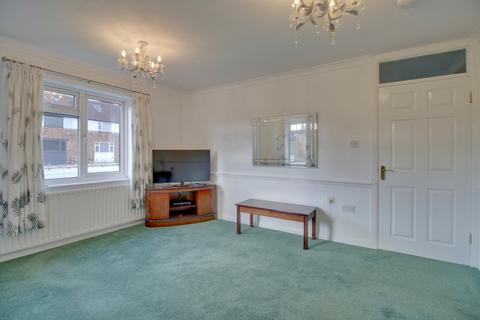 2 bedroom flat for sale - Sussex Avenue, Horsforth, Leeds, West Yorkshire, LS18