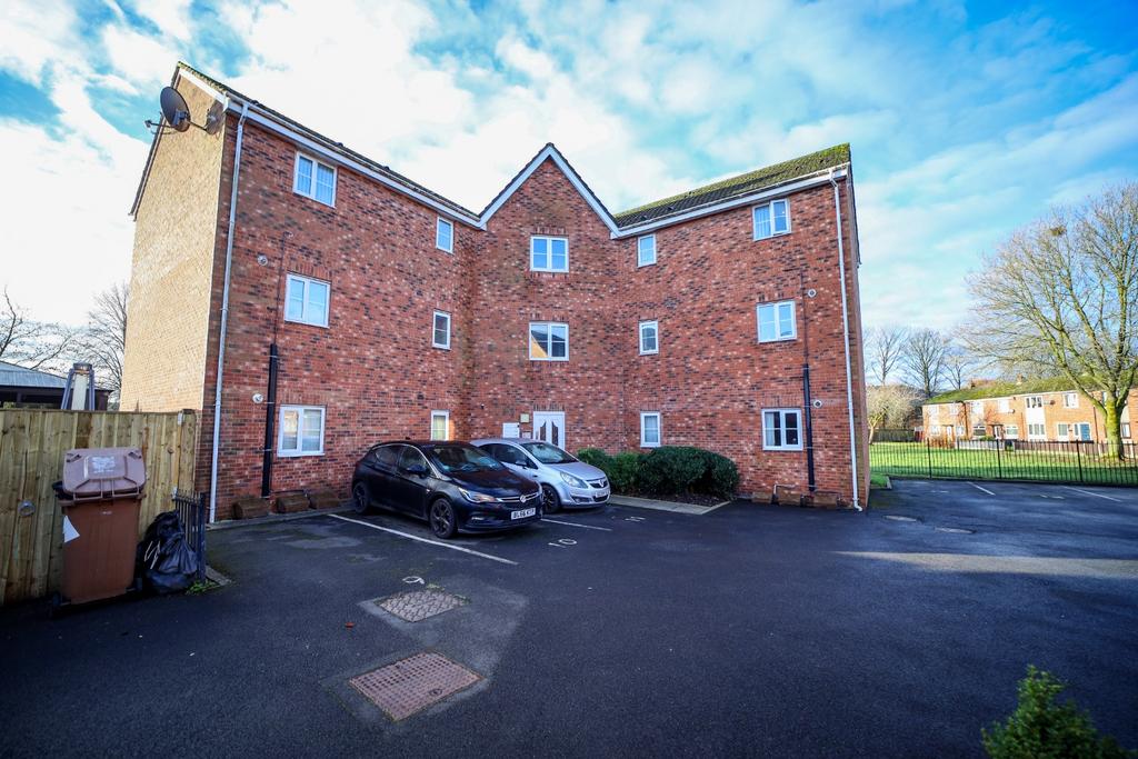 Barley Mere Close, NewtonleWillows... 2 bed apartment for sale £95,000